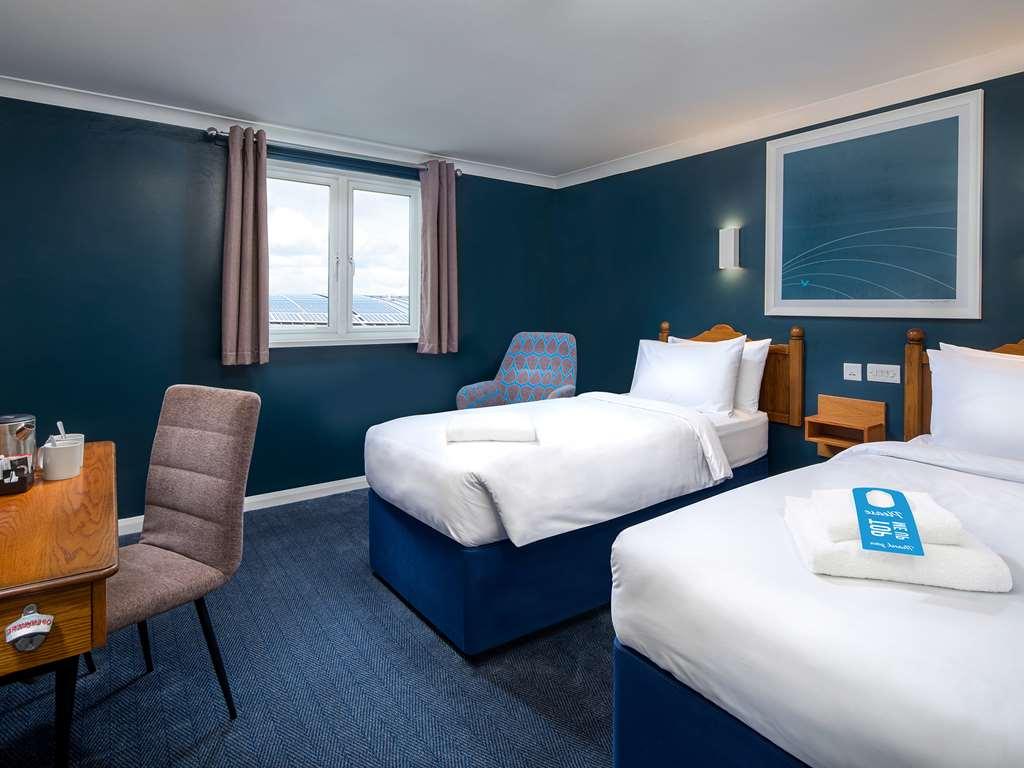 Travelodge Chester Warrington Road 客房 照片