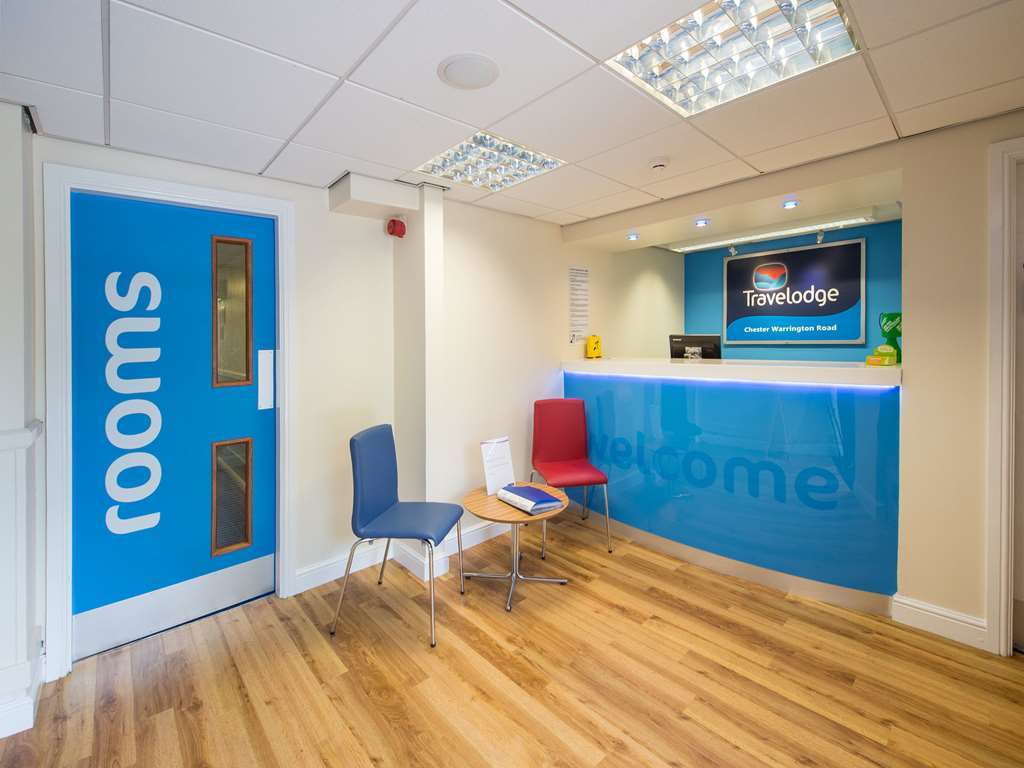 Travelodge Chester Warrington Road 内观 照片