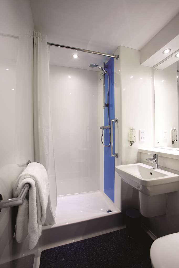 Travelodge Chester Warrington Road 客房 照片