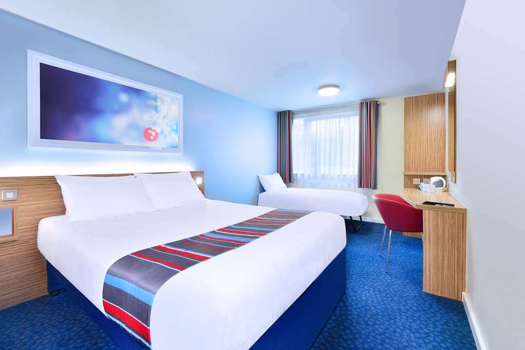 Travelodge Chester Warrington Road 客房 照片